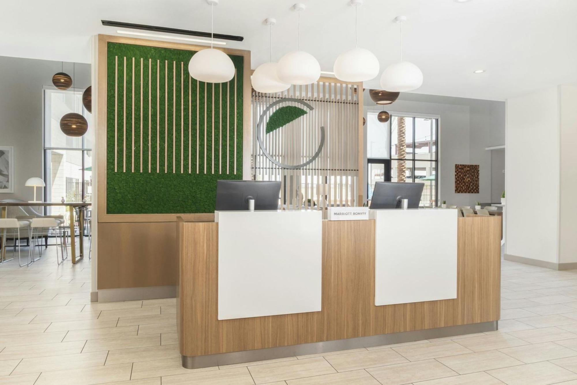 Element Vegas Airport Hotel *
