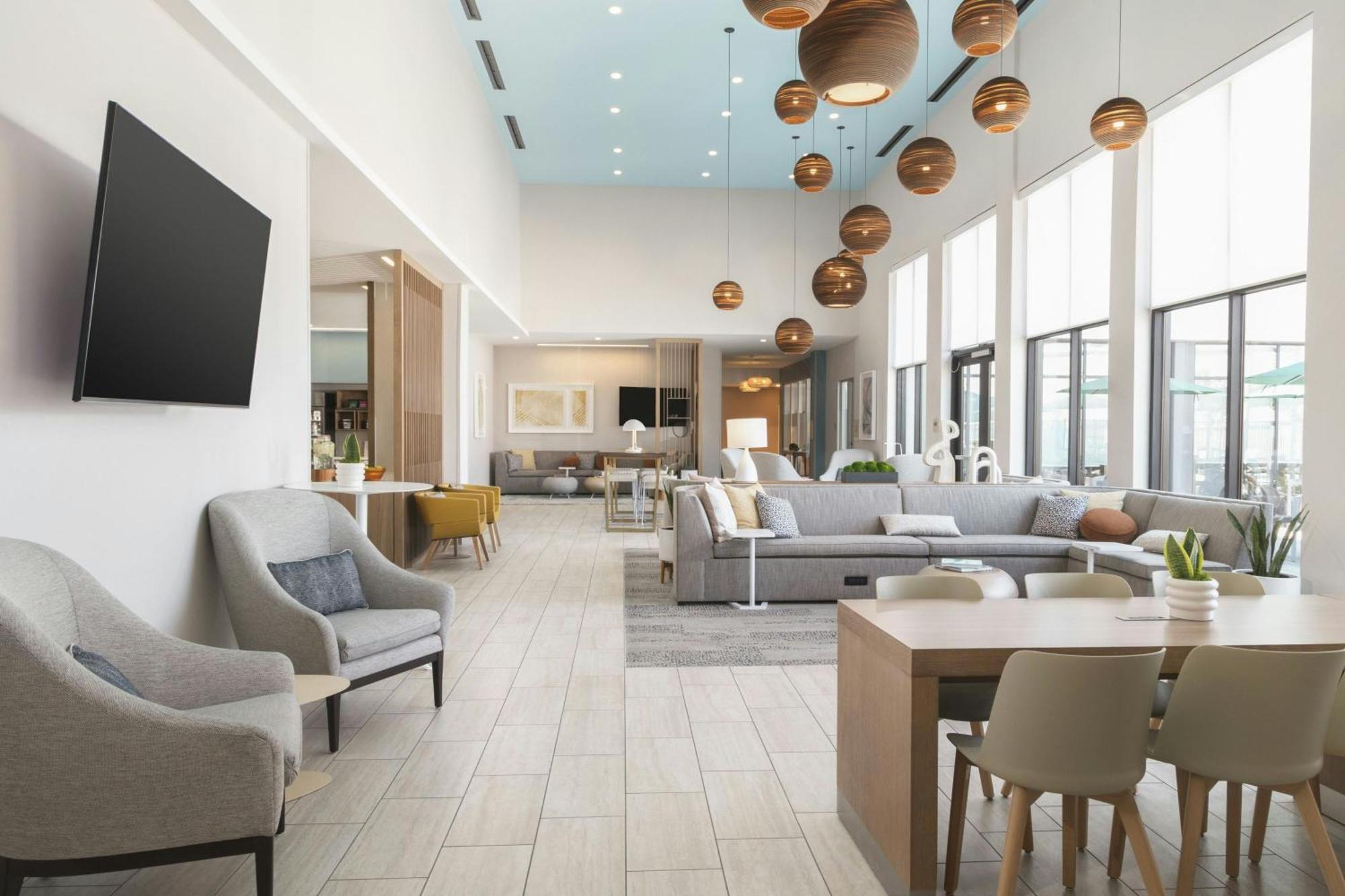 Hotel Element Vegas Airport